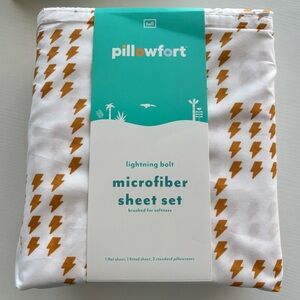 Pillowfort  Microfiber Full Sheet Set Lightning Bolt NEW